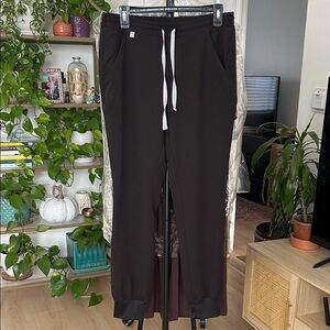 Figs Women’s Tansen Jogger Scrub Pants. Size Small.